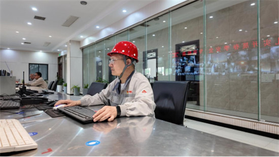 1746066504170315.jpg (官網、公眾號)濟源鋼鐵王洪杰榮獲“全國勞動模范”稱號445.jpg